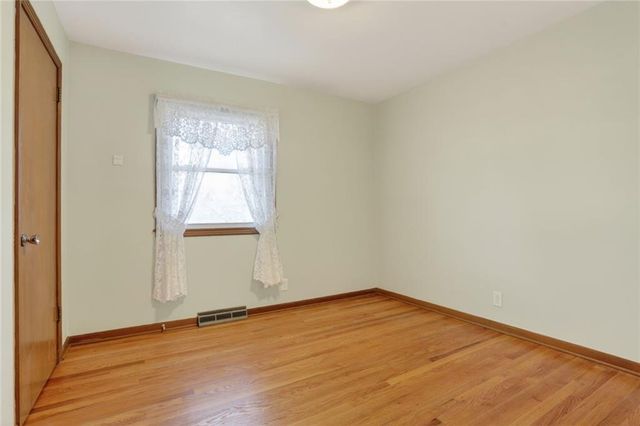 301 HARGIS Lane, Belton, MO 64012