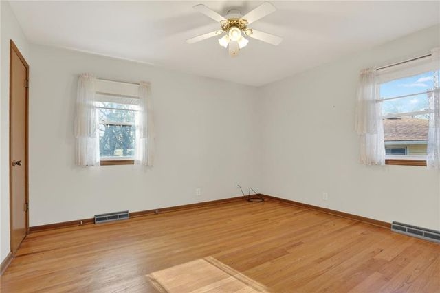 301 HARGIS Lane, Belton, MO 64012