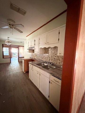 561 Sassafras Avenue, Shreveport, LA 71106