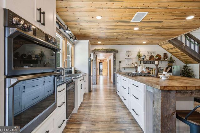 426 Thompson Creek Park Road, Dawsonville, GA 30534
