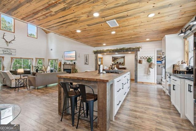 426 Thompson Creek Park Road, Dawsonville, GA 30534