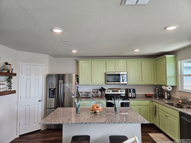 535 Wild Olive Way, San Antonio, TX 78219