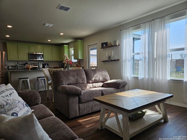 535 Wild Olive Way, San Antonio, TX 78219