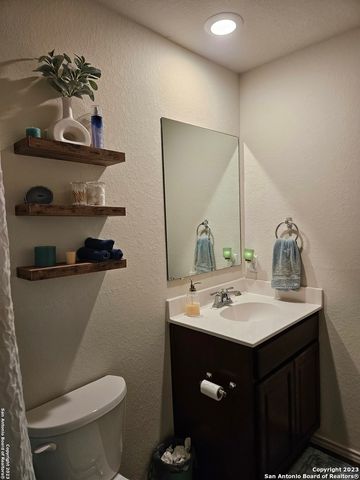 535 Wild Olive Way, San Antonio, TX 78219