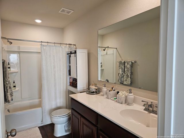 535 Wild Olive Way, San Antonio, TX 78219