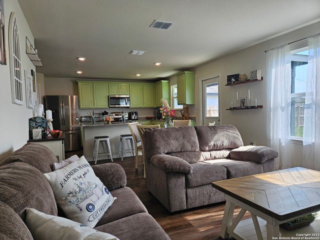 535 Wild Olive Way, San Antonio, TX 78219