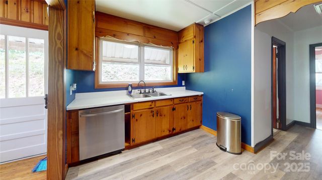 882 Poison Cove Road, Clyde, NC 28721