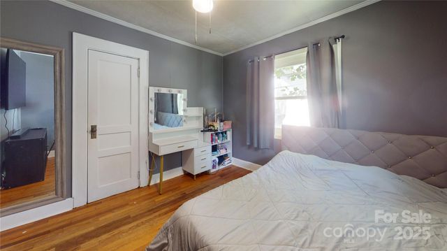 882 Poison Cove Road, Clyde, NC 28721
