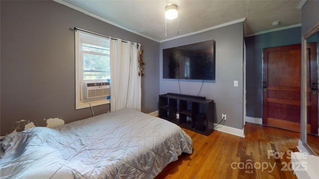 882 Poison Cove Road, Clyde, NC 28721