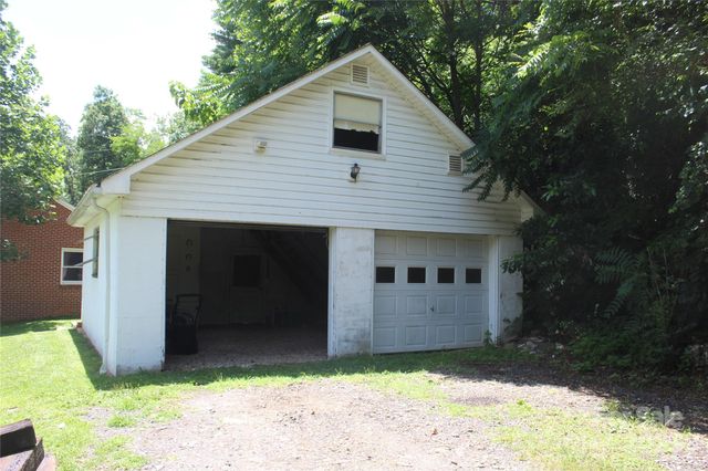 882 Poison Cove Road, Clyde, NC 28721