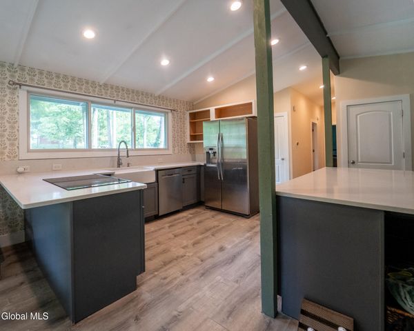 18 W Skyview Drive, Colonie, NY 12047