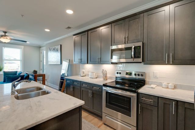 4405 Kentucky Ave Apt 402, Nashville, TN 37209