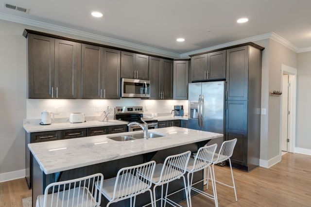 4405 Kentucky Ave Apt 402, Nashville, TN 37209