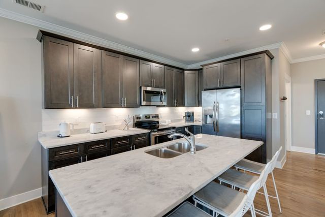 4405 Kentucky Ave Apt 402, Nashville, TN 37209