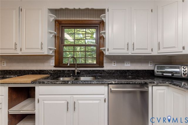 14500 Happy Hill, Chester, VA 23831