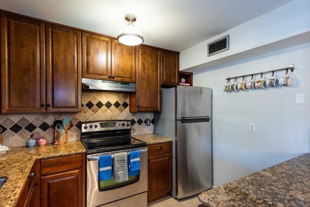 14 Cantey Place, Atlanta, GA 30327