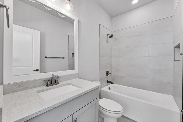 2340 LINDSTROM STREET, Sarasota, FL 34237