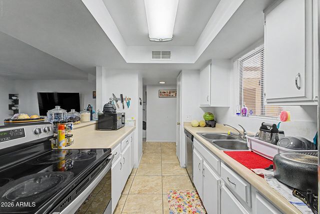8847 N 8TH Street 101, Phoenix, AZ 85020