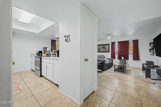 8847 N 8TH Street 101, Phoenix, AZ 85020