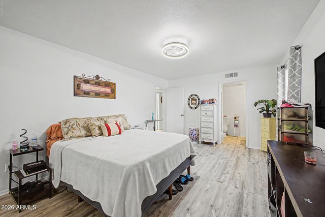 8847 N 8TH Street 101, Phoenix, AZ 85020