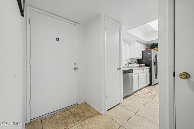 8847 N 8TH Street 101, Phoenix, AZ 85020