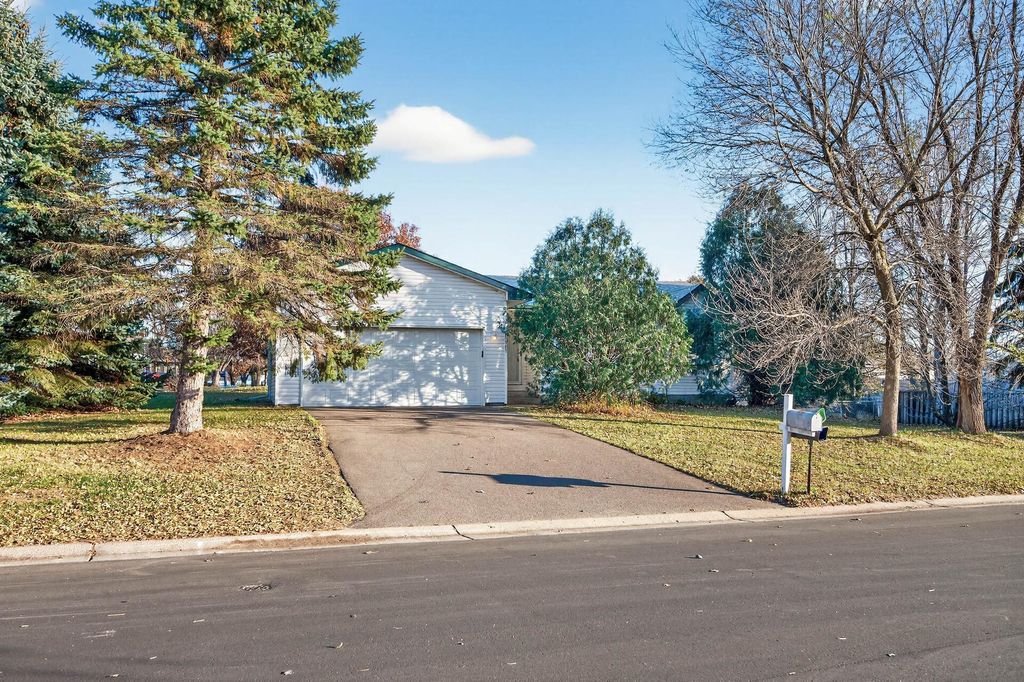 25965 9th Street W, Zimmerman, MN 55398