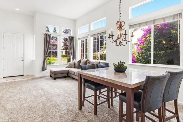 2339 Canary Dr, Rocklin, CA 95765