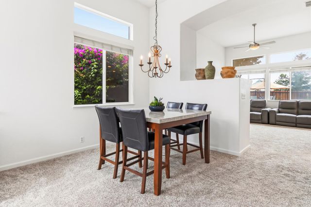 2339 Canary Dr, Rocklin, CA 95765