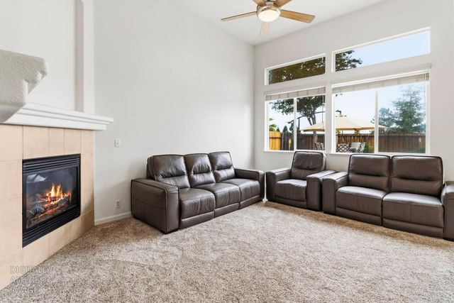 2339 Canary Dr, Rocklin, CA 95765