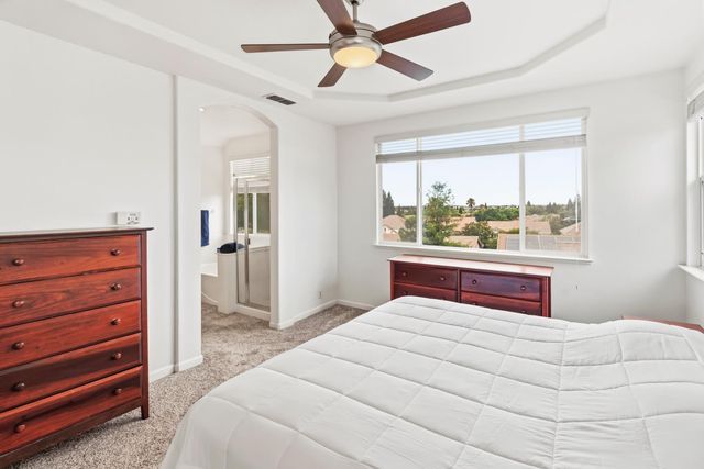 2339 Canary Dr, Rocklin, CA 95765