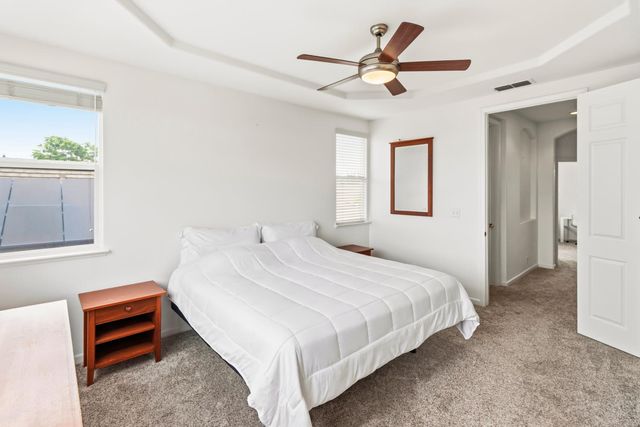 2339 Canary Dr, Rocklin, CA 95765