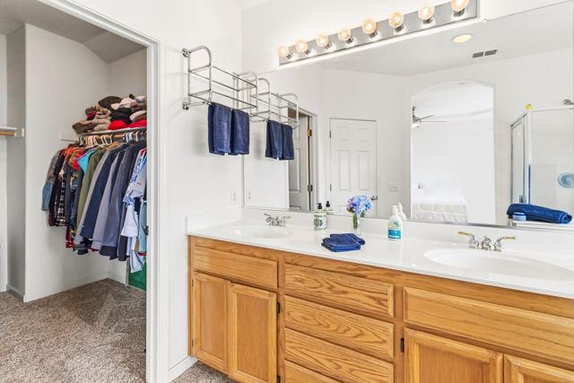 2339 Canary Dr, Rocklin, CA 95765