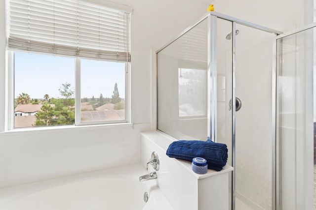 2339 Canary Dr, Rocklin, CA 95765