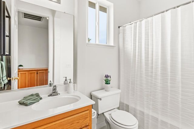 2339 Canary Dr, Rocklin, CA 95765