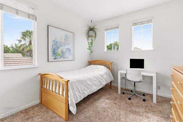 2339 Canary Dr, Rocklin, CA 95765