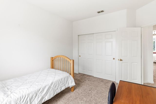 2339 Canary Dr, Rocklin, CA 95765
