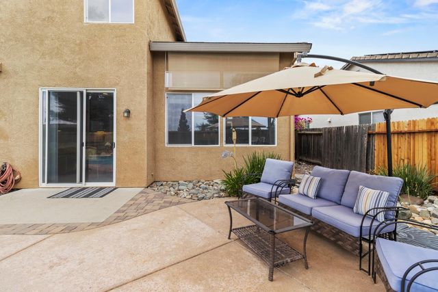 2339 Canary Dr, Rocklin, CA 95765
