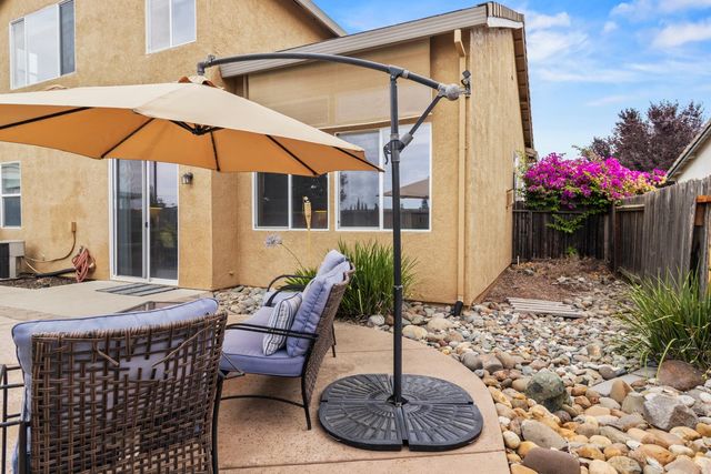 2339 Canary Dr, Rocklin, CA 95765