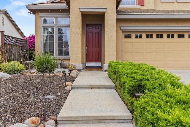 2339 Canary Dr, Rocklin, CA 95765