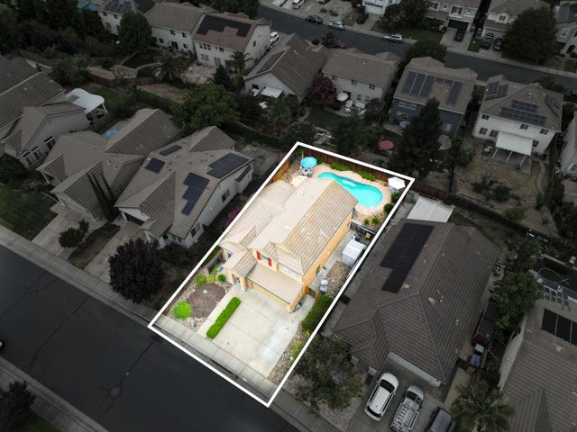 2339 Canary Dr, Rocklin, CA 95765