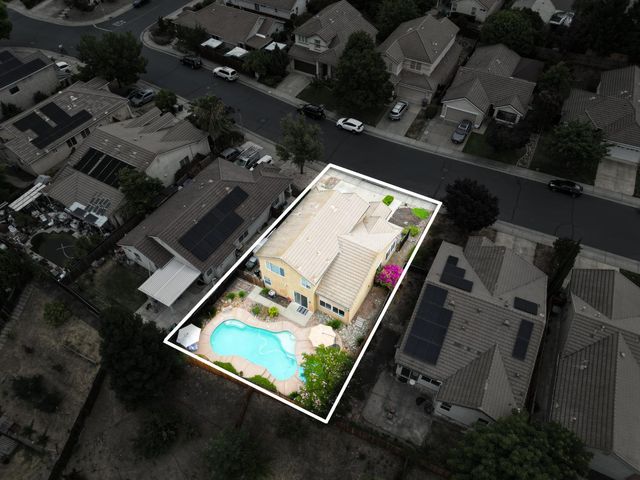 2339 Canary Dr, Rocklin, CA 95765