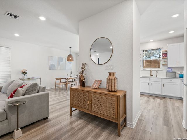 14839 Vance Jackson Rd Unit 303, San Antonio, TX 78249