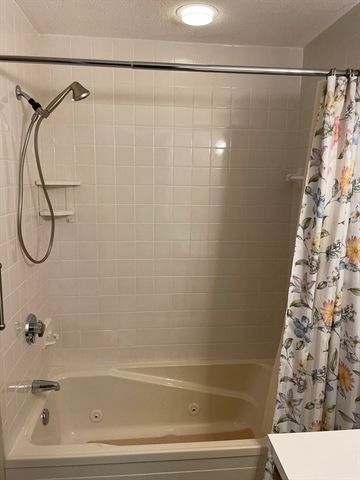 12 Ledgewood Way 1, Peabody, MA 01960