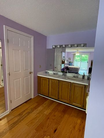 12 Ledgewood Way 1, Peabody, MA 01960