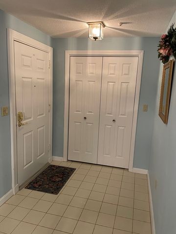 12 Ledgewood Way 1, Peabody, MA 01960