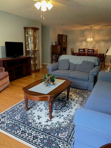 12 Ledgewood Way 1, Peabody, MA 01960