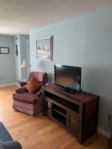 12 Ledgewood Way 1, Peabody, MA 01960