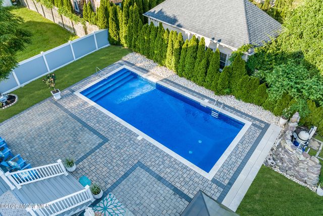 243 Overbrook Avenue, Oakhurst, NJ 07755