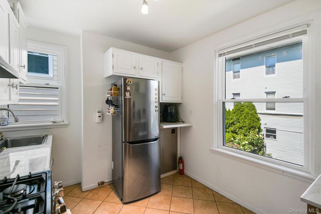 1 Bayview Avenue, New Rochelle, NY 10801
