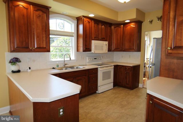 4304 S VICTORIA WAY, Harrisburg, PA 17112